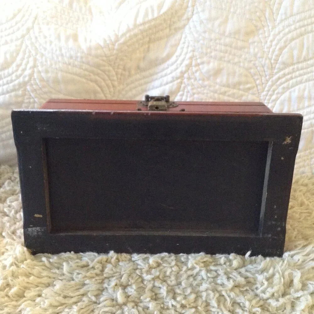VTG Chinese Lacquer 2 drawer jewelry box; Circa: 1920/40, Brass Handles/patina